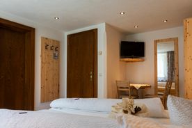 Zirbenzimmer Landhaus Gasser